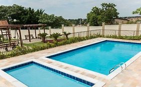 Apartamento Completo na região central.